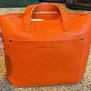 Portland Leather Goods Cape Coral Mini CB zipper - Like New!